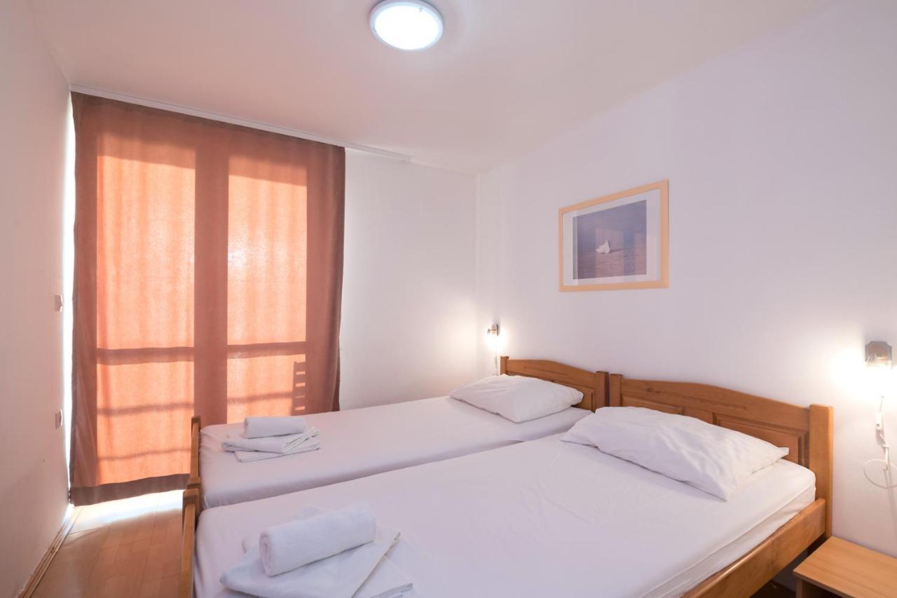 Hotel Rooms Roccia Novigrad  Exterior foto