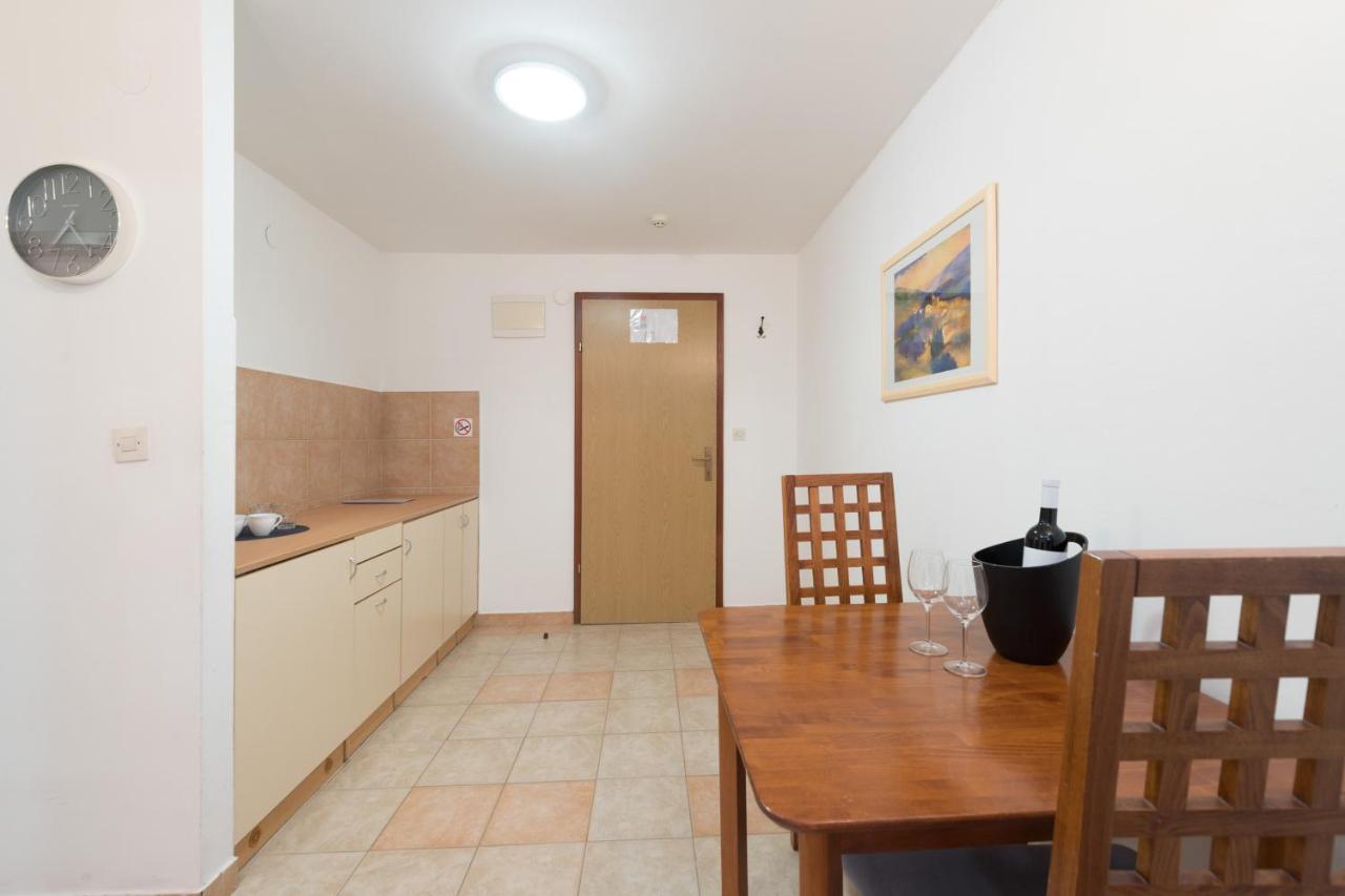 Hotel Rooms Roccia Novigrad  Exterior foto